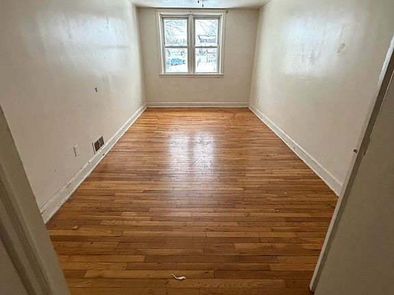 3rd image of 209 New York Ave APT 3