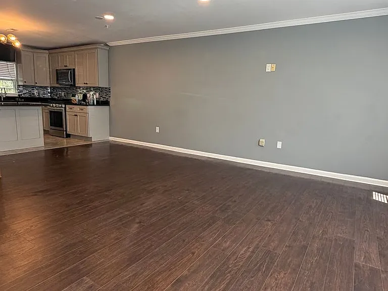 2251 Commissary Cir — Photo 7