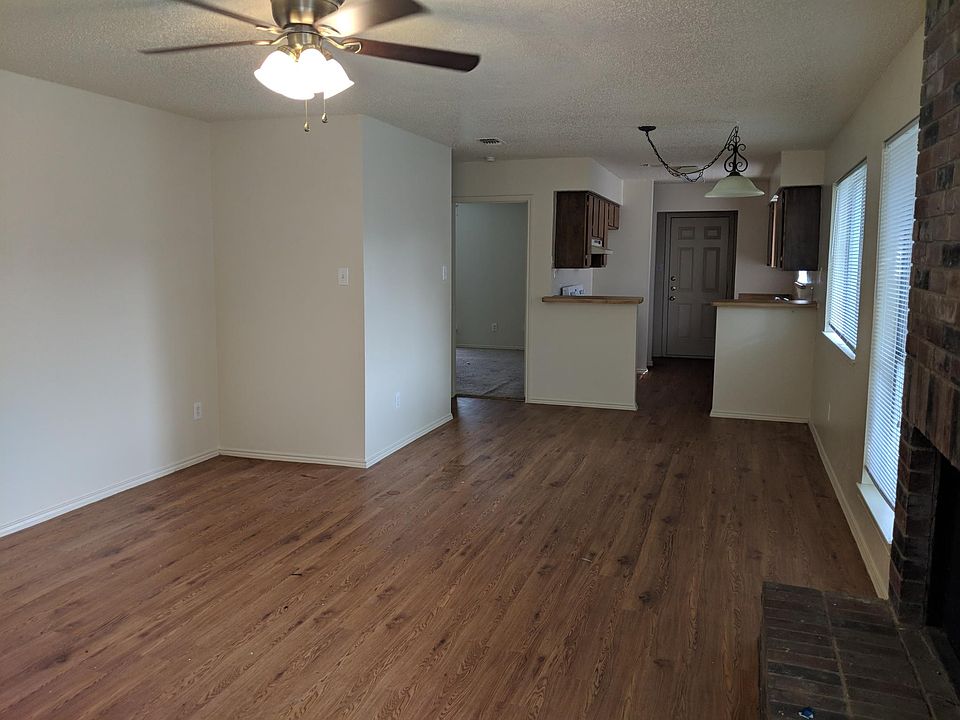 2nd image of 1039 Mitchell Ln