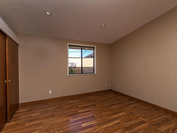 4th image of 6425 Loma Ave