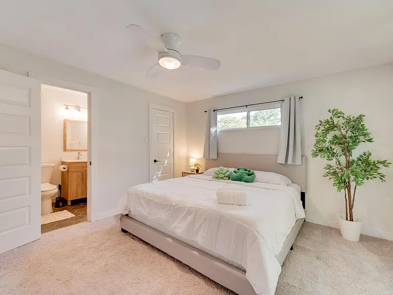 11828 Oberlin Dr — Photo 21