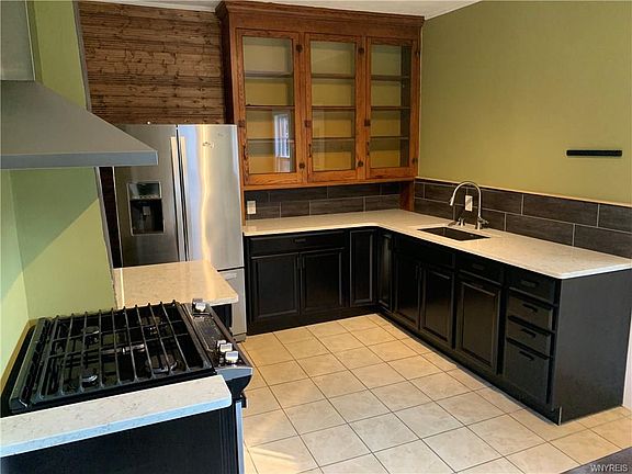 3rd image of 33 Fargo Ave