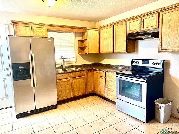 5th image of 218 E Hervey St