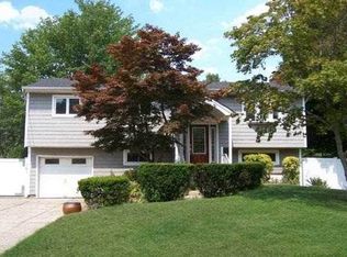 1609 Church St, Holbrook, NY 11741