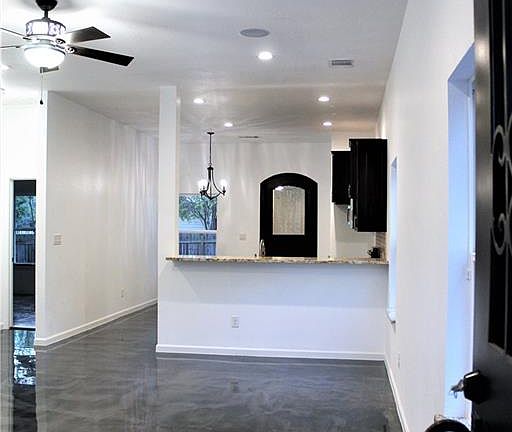 3rd image of 114 W Keomuku Ln