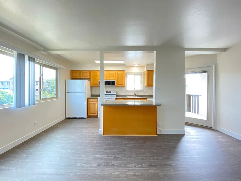 Adams Street Apartments — Photo 4