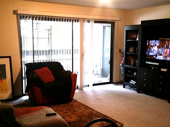 4th image of 376 Center St Unit 105