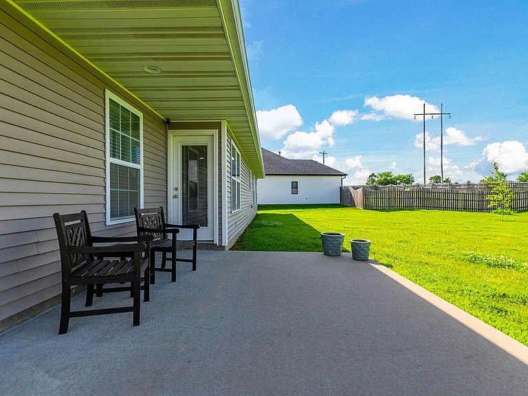 3805 Flatwater Dr — Photo 44