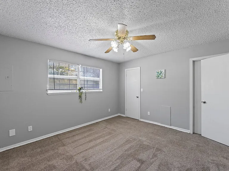 The Woods Apartments — Photo 12