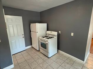 780 Park Ave #2L, Woonsocket, RI 02895