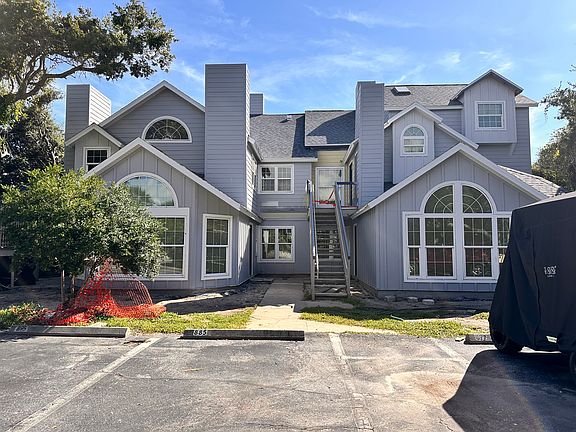 3rd image of 875 Windover Ct #51-D