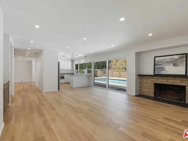 3062 Arrowhead Dr — Photo 11
