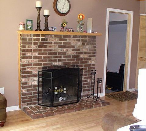 Family Room w/Fireplace