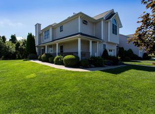 2706 Willow Pond Dr, Riverhead, NY 11901