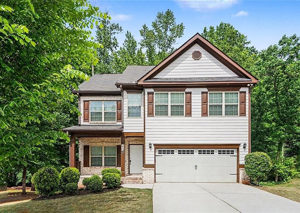 1st image of 825 Sassafras Ln
