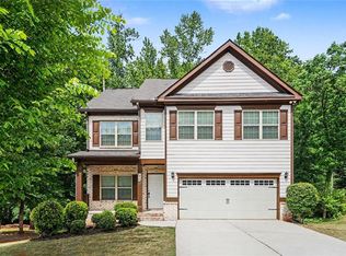 825 Sassafras Ln, Hoschton, GA 30548