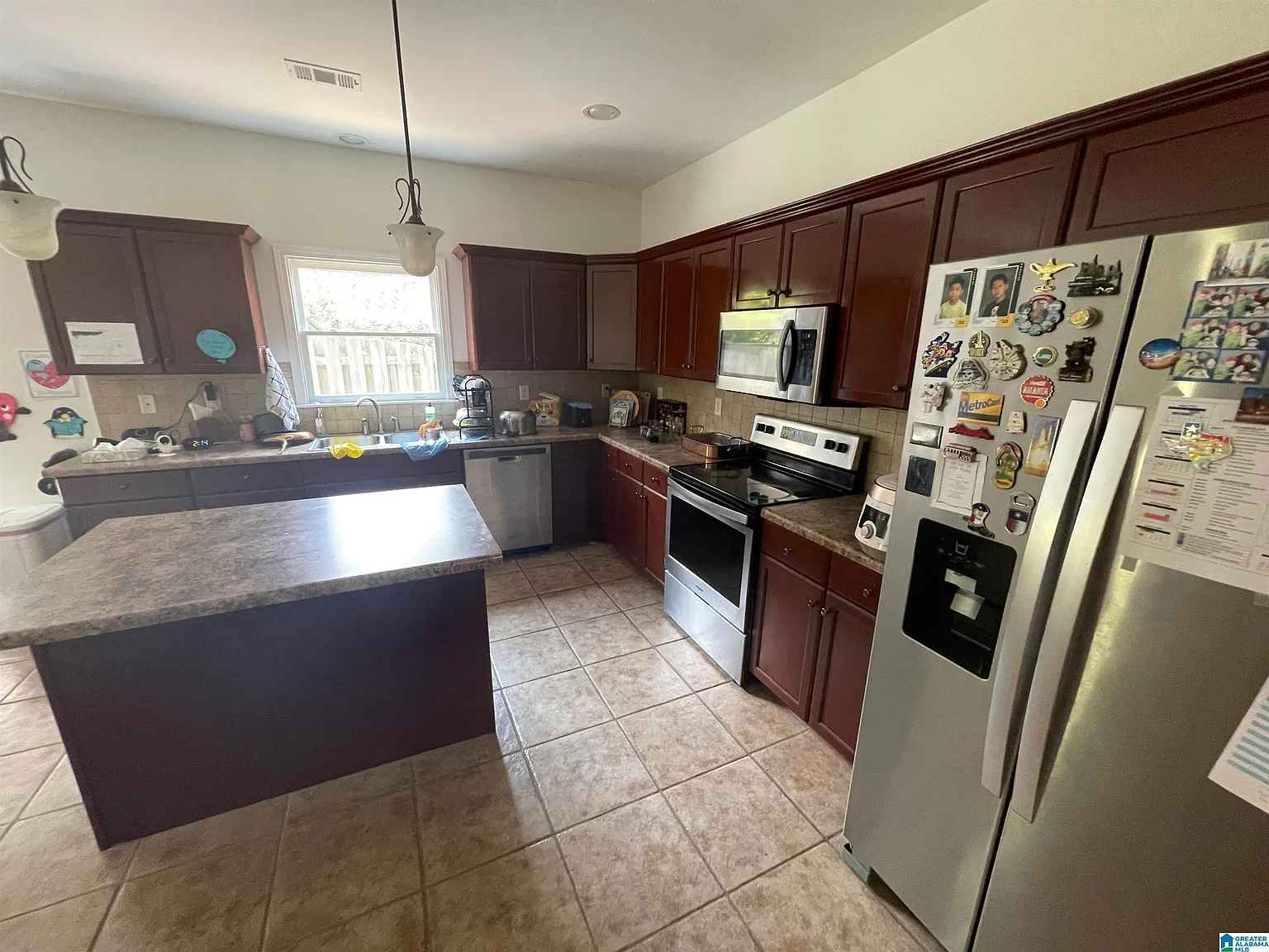 4 bed, 2.0 bath, 2010 sqft, $2,850 — Photo 4