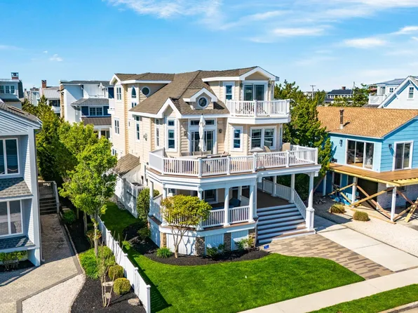 40 13th St E, Avalon, NJ 08202