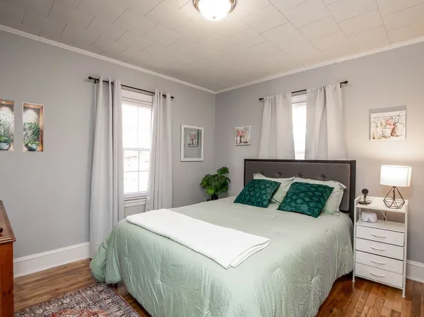 616 E Iredell Ave, Mooresville, NC 28115