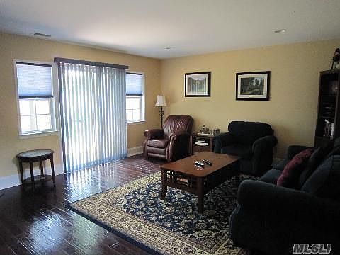 4th image of 7 Plantation Dr
