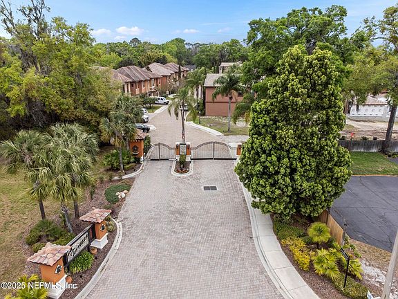 5th image of 8861 AMALFI Court