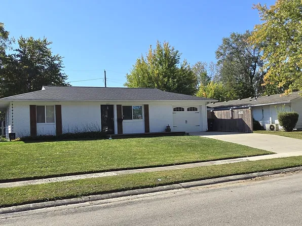 1221 Elk Ln, Elwood, IN 46036