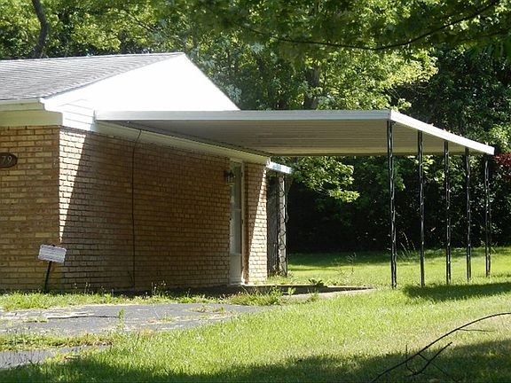 3rd image of 879 N Hill Ln