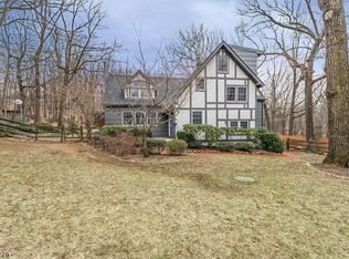 11 Block Ct, Randolph, NJ 07869