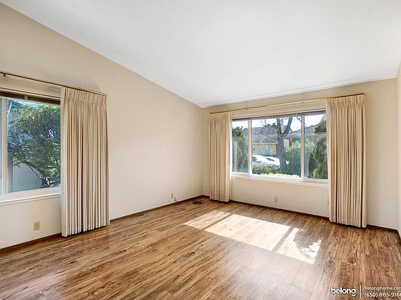 3rd image of 207 Pelican Ct