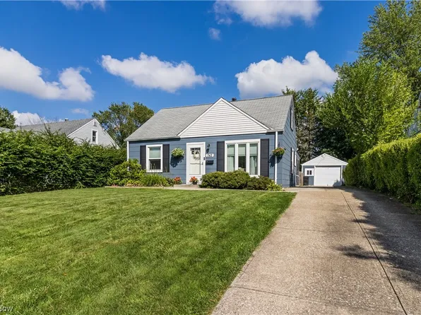 742 Wesley Dr, Berea, OH 44017