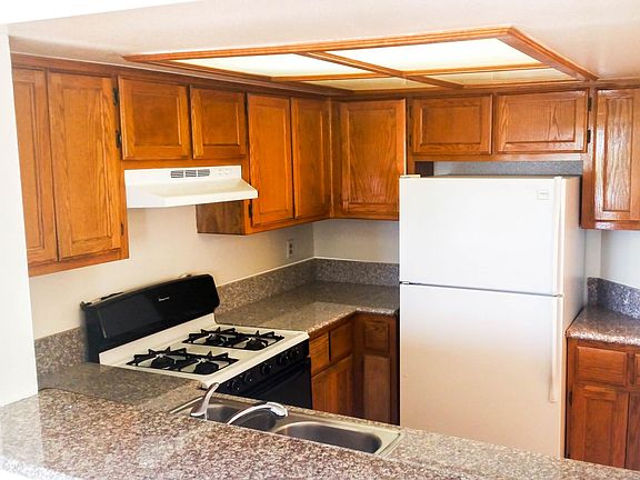 5th image of 1554 E Wilson Ave APT 9
