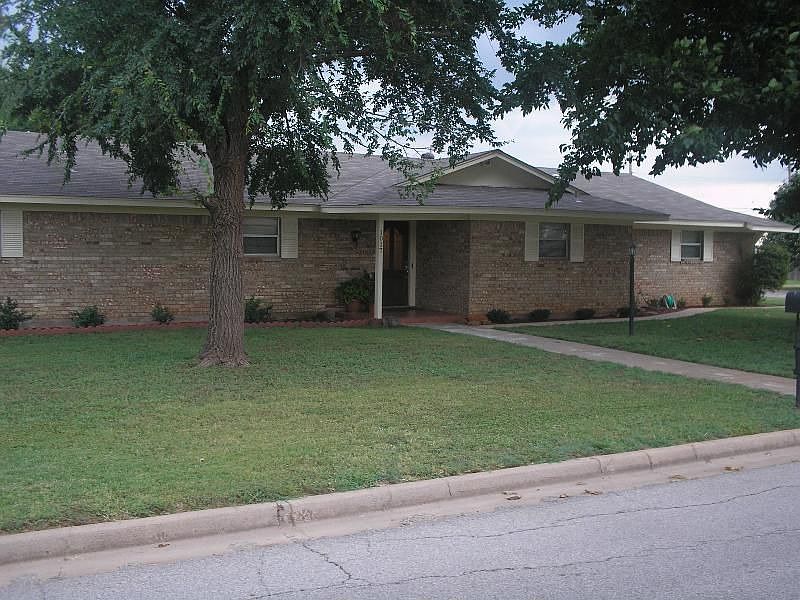 1st image of 1017 Pawhuska Ln