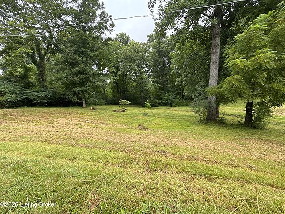 4th image of 326 Dogwood Cir