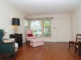 630 Long Rd, Glenview, IL 60025