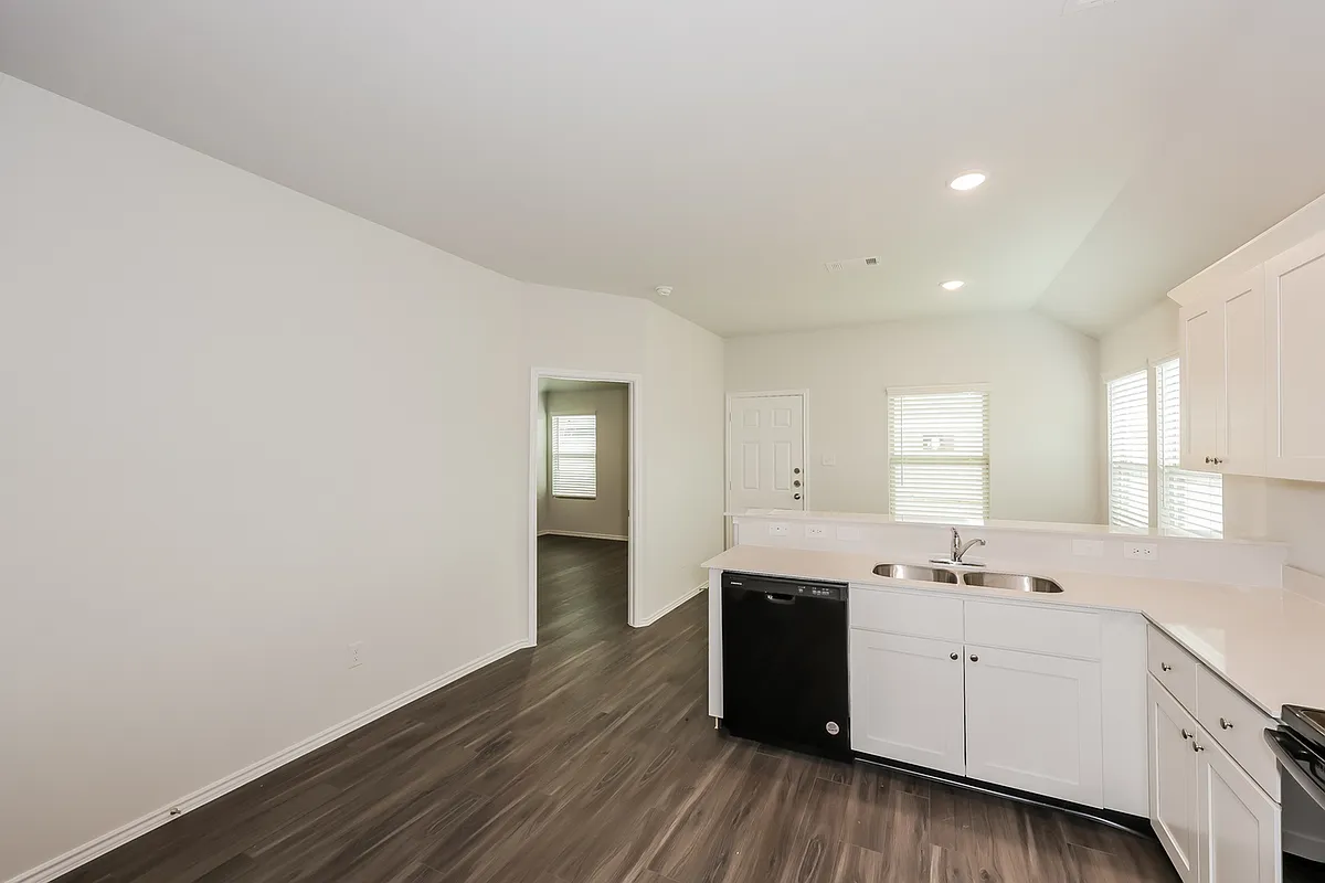 Orta (6) Orta (6) - 425 Sussex Dr