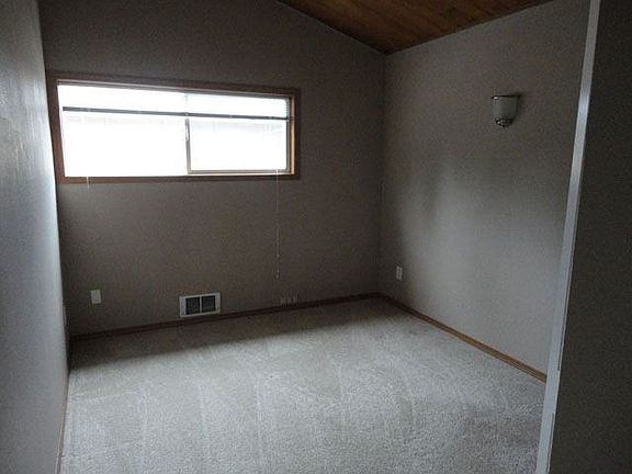 4th image of 8217 51st Ave NE APT 4A