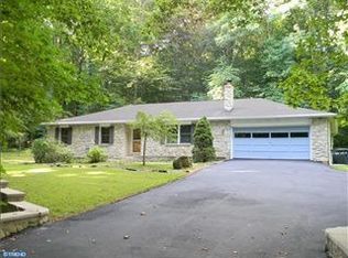 24 Derry Dr, Glen Mills, PA 19342