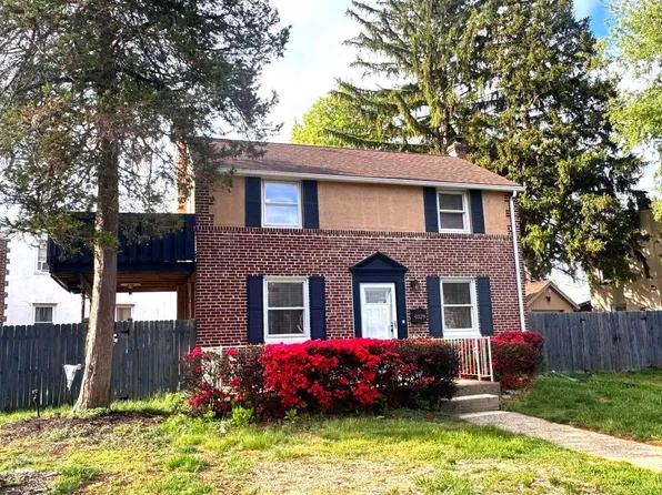 1029 Lamb Rd, Secane, PA 19018