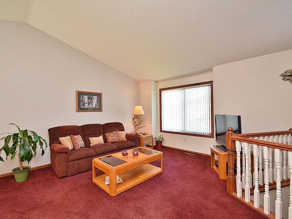 3rd image of 29835 Broadway St