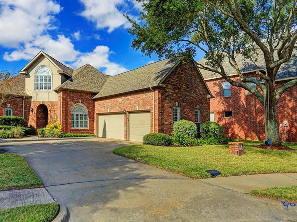 411 Brook Shore Ct, Sugar Land, TX 77478