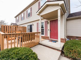 837 Oakwood Dr, Howell, MI