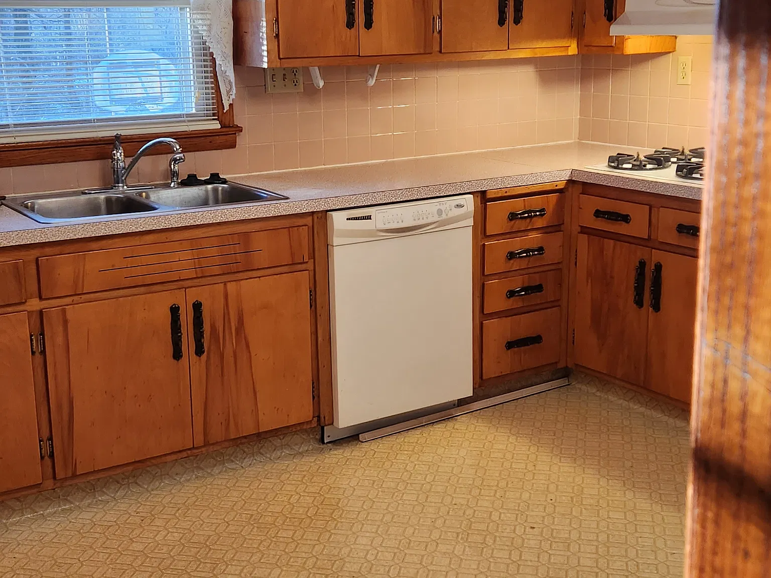 3 bed, 2.5 bath, 1466 sqft, $1,850 — Photo 2