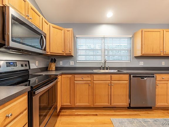 5th image of 542 Jefferson Dr