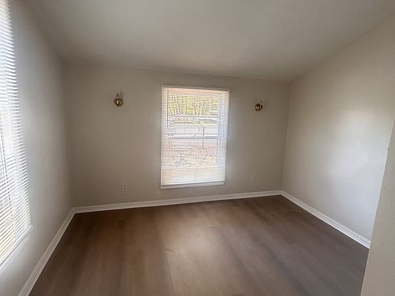 4th image of 1623 Ellison Ln #B
