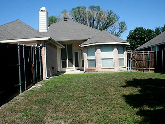 5th image of 1204 Heather Brook Dr