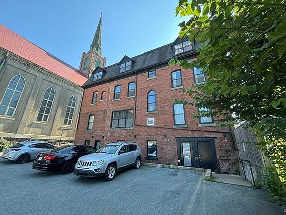 4th image of 2267 Brunswick St