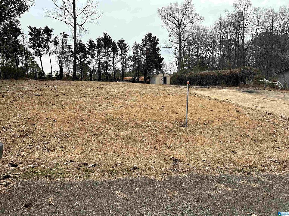 2nd image of 448 Laurie Dr #0