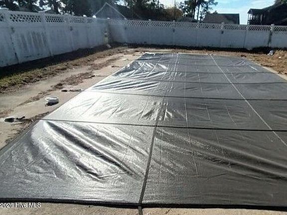 3rd image of 151 Longbeach Drive
