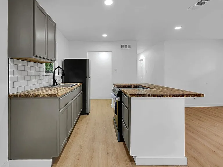 2809 Parrott Ave — Photo 9