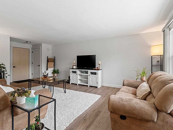 5th image of 1933 Anita Ct